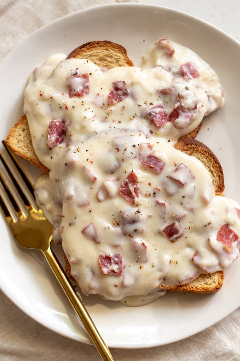 Creamed Chipped Beef on Toast (S.O.S.) - Image
