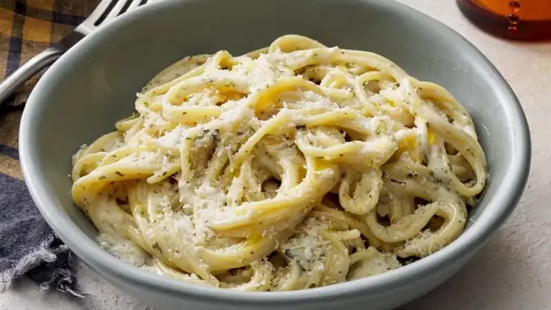 Creamy Garlic Parmesan Pasta - Image 1