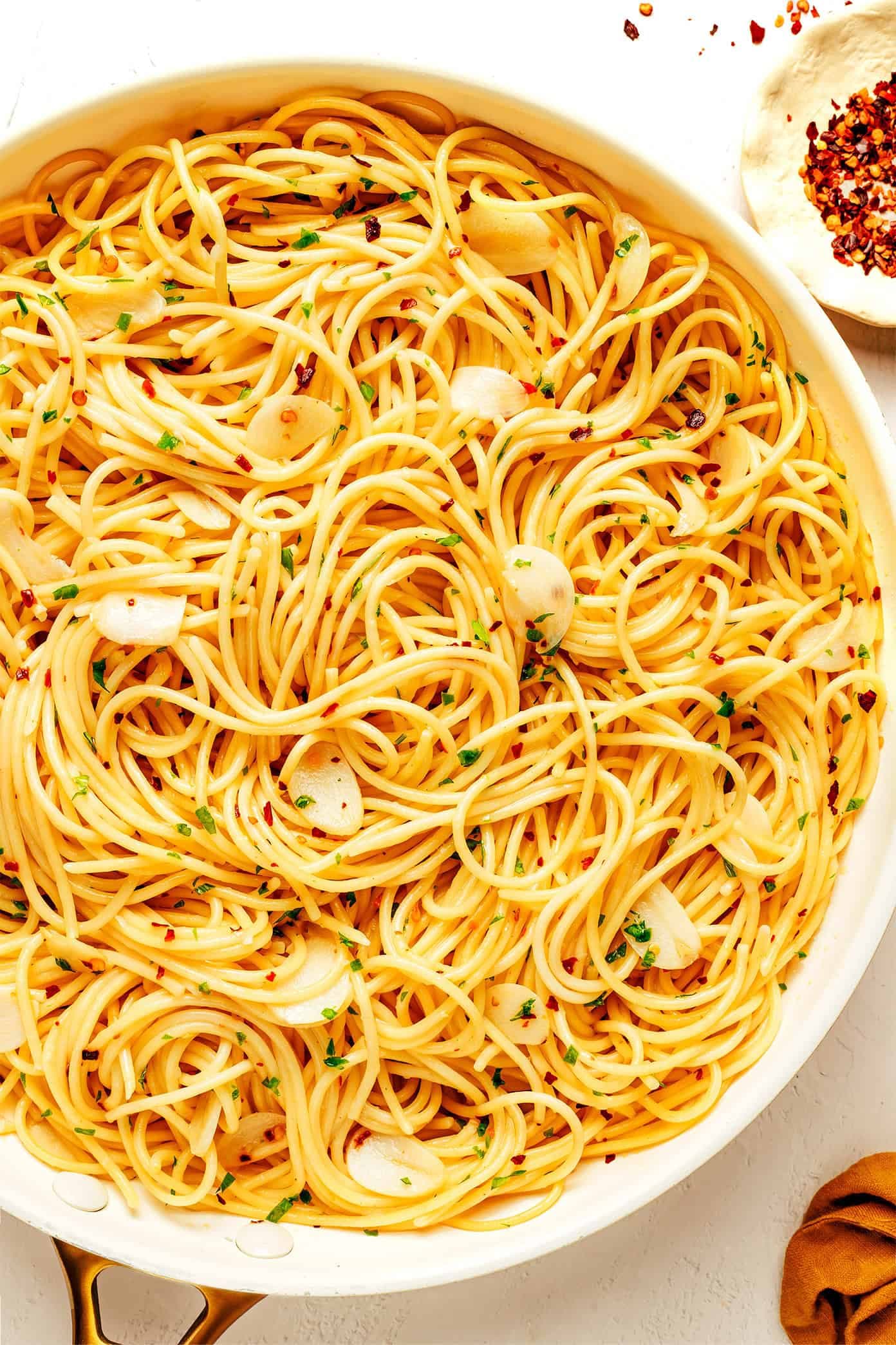 Spaghetti Aglio e Olio (Garlic and Oil Pasta) - Image