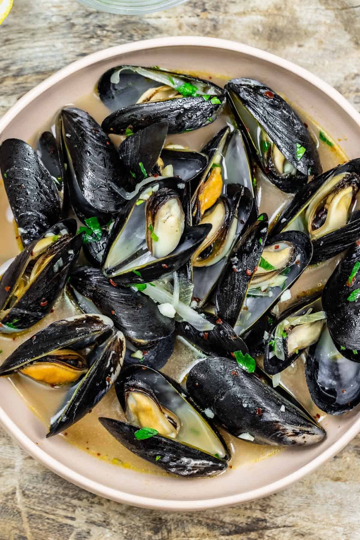 Steamed Mussels in Garlic White Wine Broth - Image