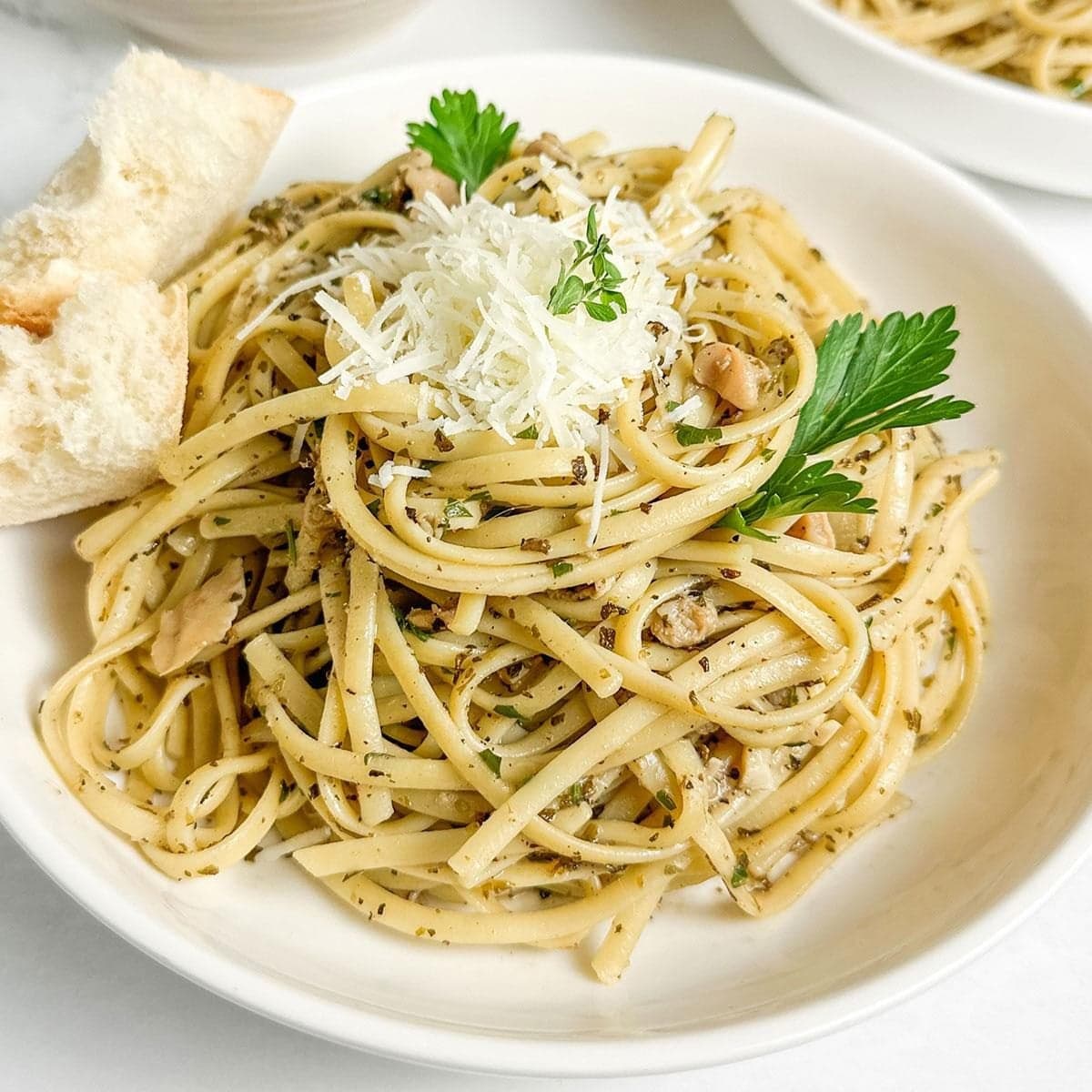 Linguine with White Clam Sauce - Image